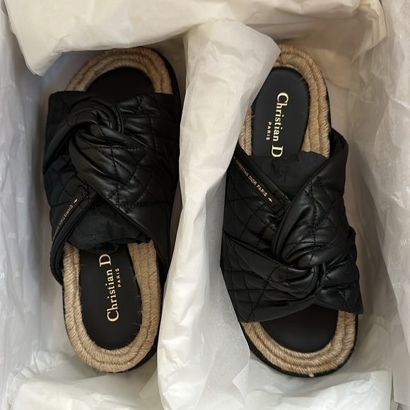 Dior Cannage Quilted DTwist Slide Sandal Size 39 - Picture 9 of 10